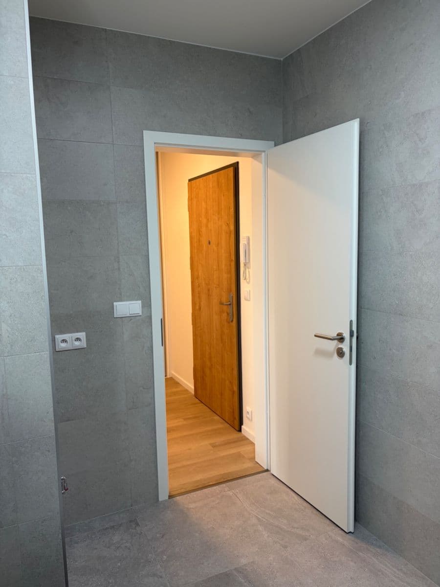 Pronájem bytu 1+kk 38 m², Divíškové, Praha, Praha Pronájem bytu 1+kk 38 m², Divíškové, Praha, Praha
