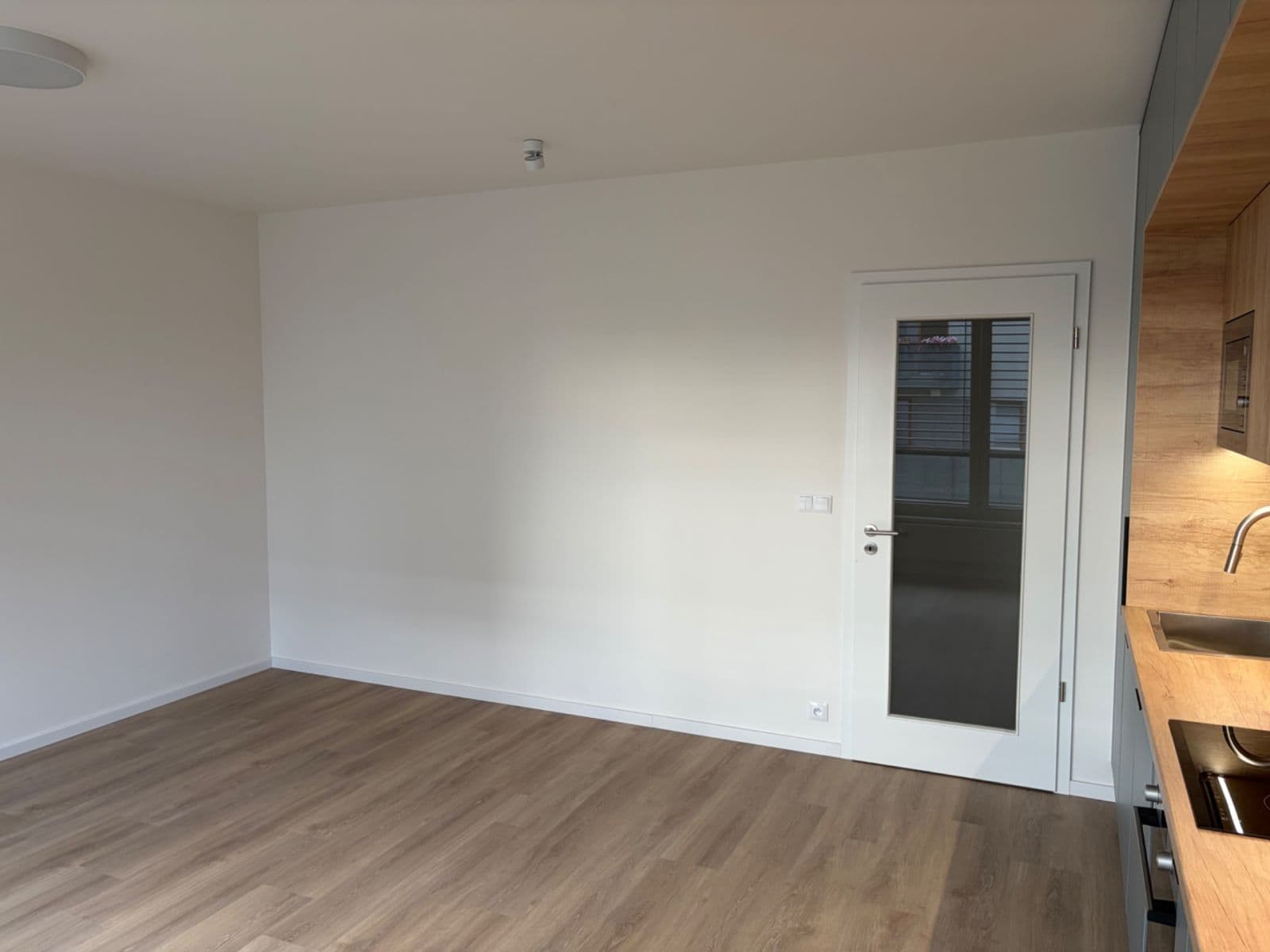 Pronájem bytu 1+kk 38 m², Divíškové, Praha, Praha Pronájem bytu 1+kk 38 m², Divíškové, Praha, Praha