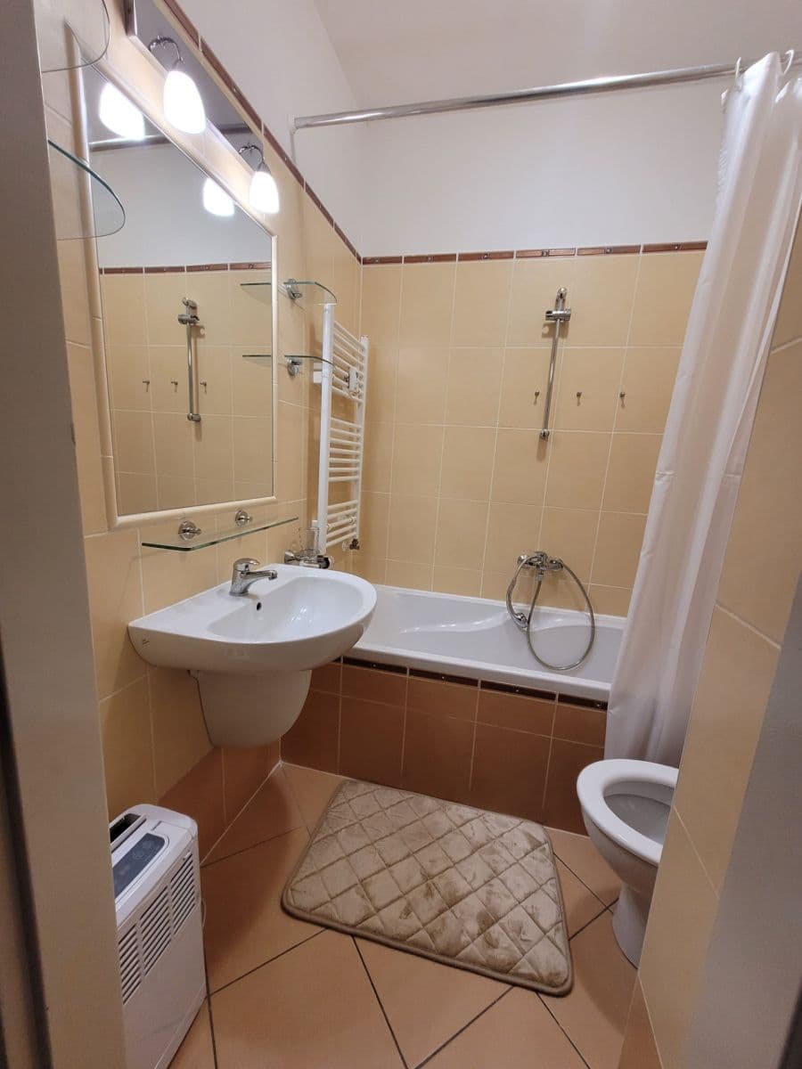 Pronájem bytu 2+kk 56 m², Spořická, Praha, Praha Pronájem bytu 2+kk 56 m², Spořická, Praha, Praha