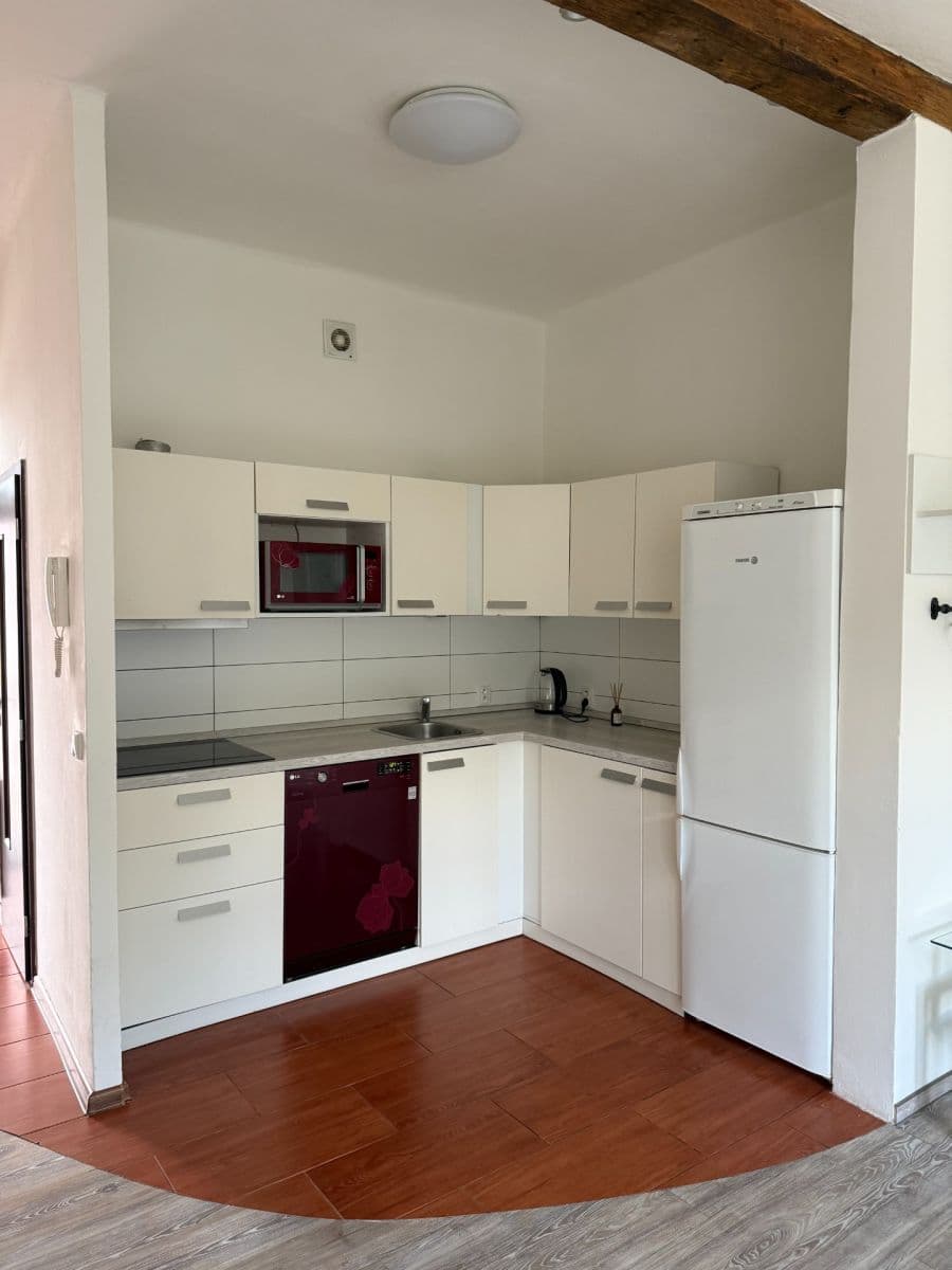 Pronájem bytu 2+kk 40 m², Francouzská, Praha, Praha Pronájem bytu 2+kk 40 m², Francouzská, Praha, Praha