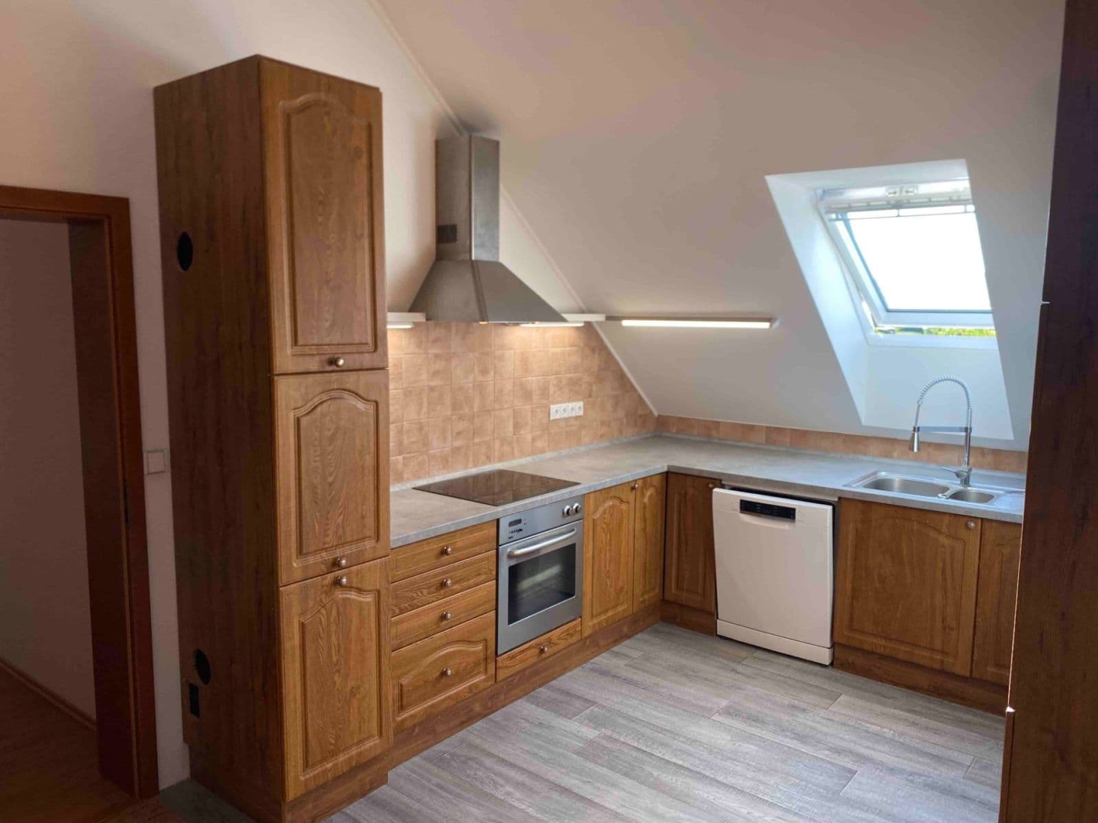 Pronájem bytu 4+kk 108 m², Zvonková, Čakovičky, Středočeský kraj Pronájem bytu 4+kk 108 m², Zvonková, Čakovičky, Středočeský kraj
