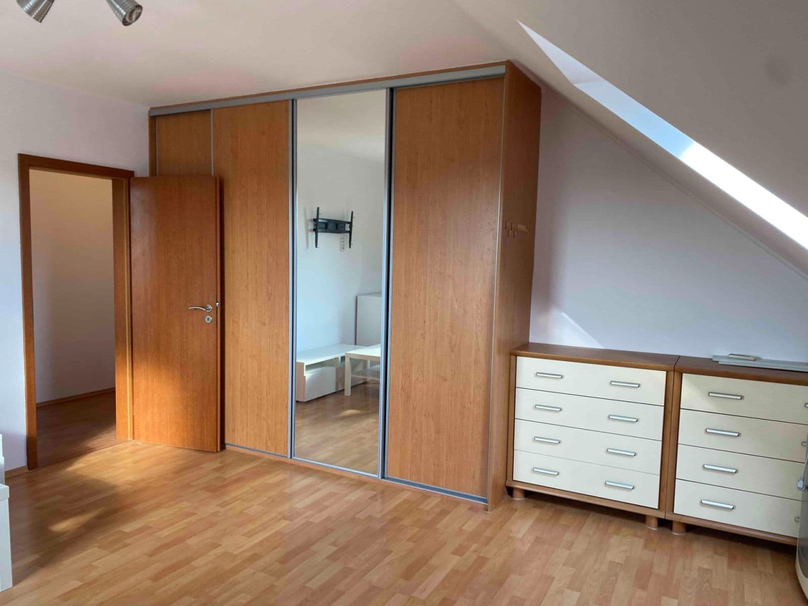 Pronájem bytu 4+kk 108 m², Zvonková, Čakovičky, Středočeský kraj Pronájem bytu 4+kk 108 m², Zvonková, Čakovičky, Středočeský kraj