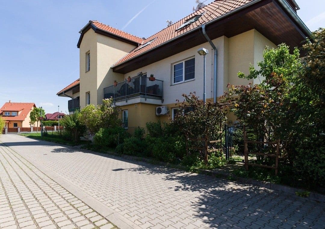 Prodej bytu 3+kk 65 m², Habrová, Holubice, Středočeský kraj Prodej bytu 3+kk 65 m², Habrová, Holubice, Středočeský kraj