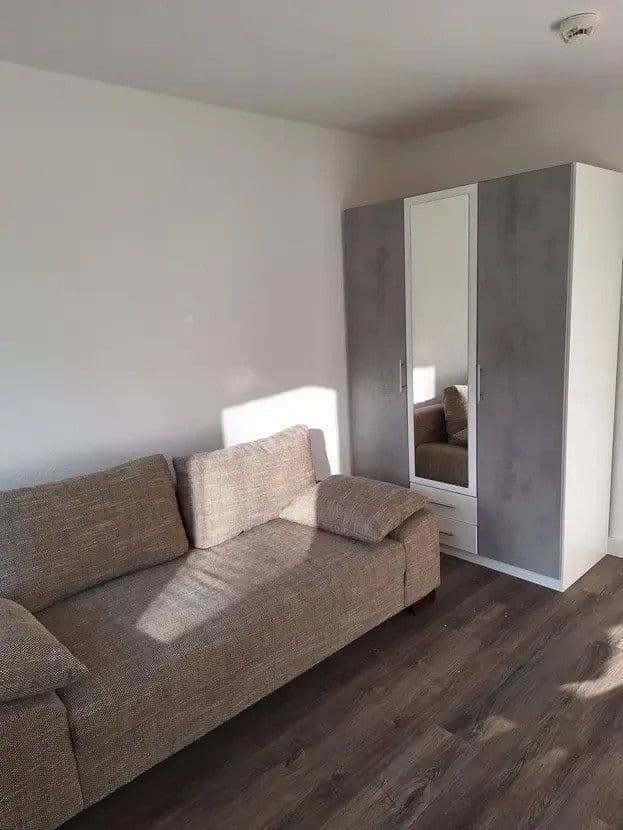 Pronájem bytu 1+1 22 m², Köln, Severní Porýní-Vestfálsko Pronájem bytu 1+1 22 m², Köln, Severní Porýní-Vestfálsko