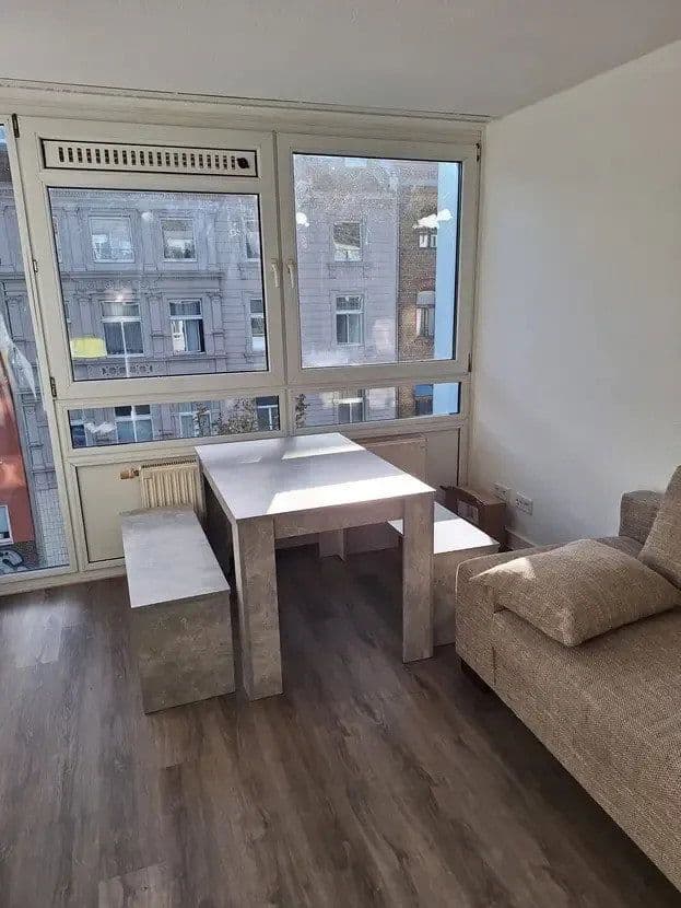 Pronájem bytu 1+1 22 m², Köln, Severní Porýní-Vestfálsko Pronájem bytu 1+1 22 m², Köln, Severní Porýní-Vestfálsko