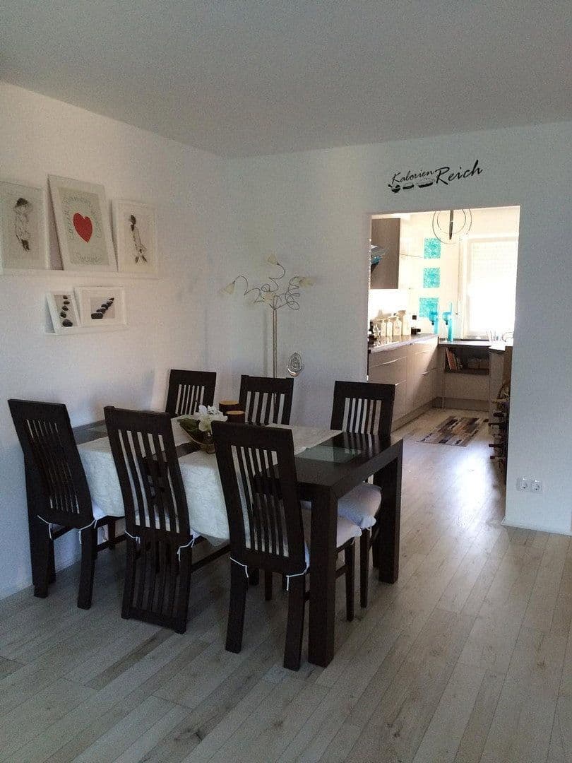 Prodej bytu 3+1 114 m², Essen, Severní Porýní-Vestfálsko Prodej bytu 3+1 114 m², Essen, Severní Porýní-Vestfálsko