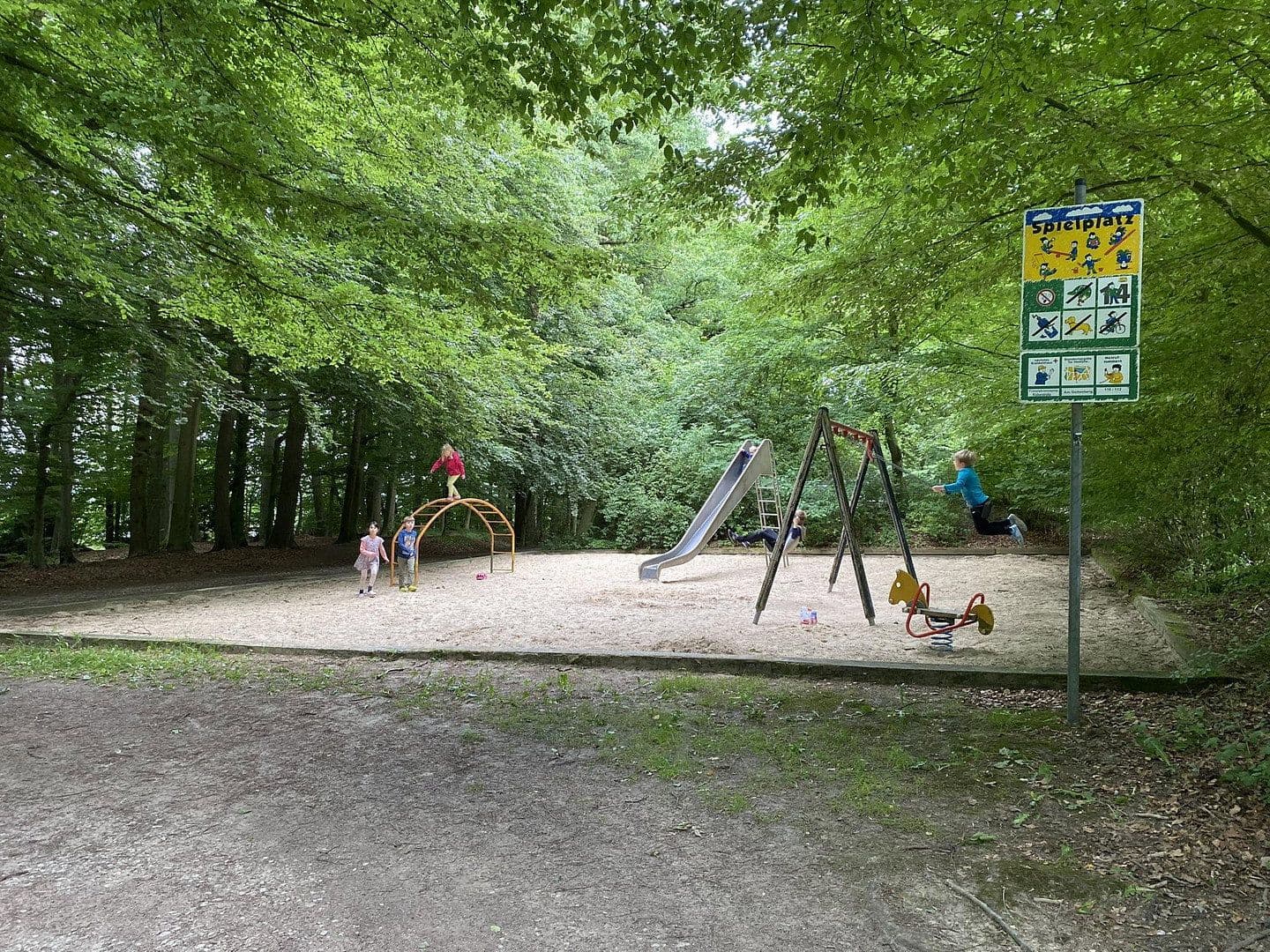 Pronájem bytu 3+1 85 m², Am Gottesberg 25, Bielefeld, Severní Porýní-Vestfálsko Pronájem bytu 3+1 85 m², Am Gottesberg 25, Bielefeld, Severní Porýní-Vestfálsko