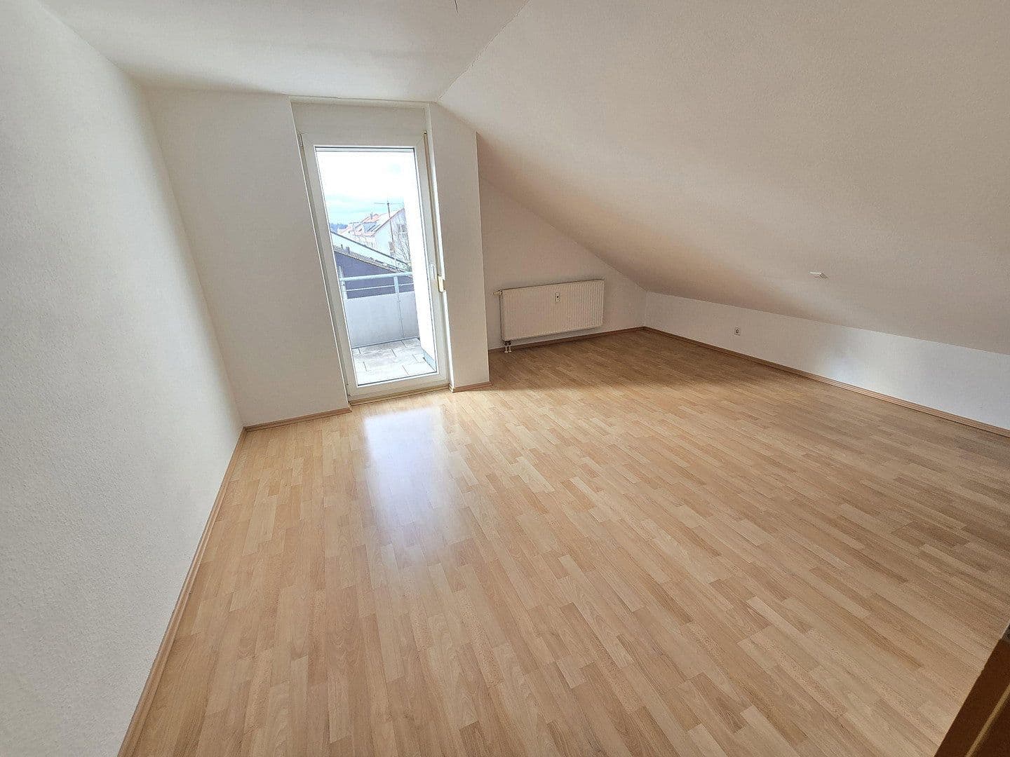 Prodej bytu 5+1 92 m², Schwarzwaldstr. 17, Filderstadt, Bádensko-Württembersko Prodej bytu 5+1 92 m², Schwarzwaldstr. 17, Filderstadt, Bádensko-Württembersko