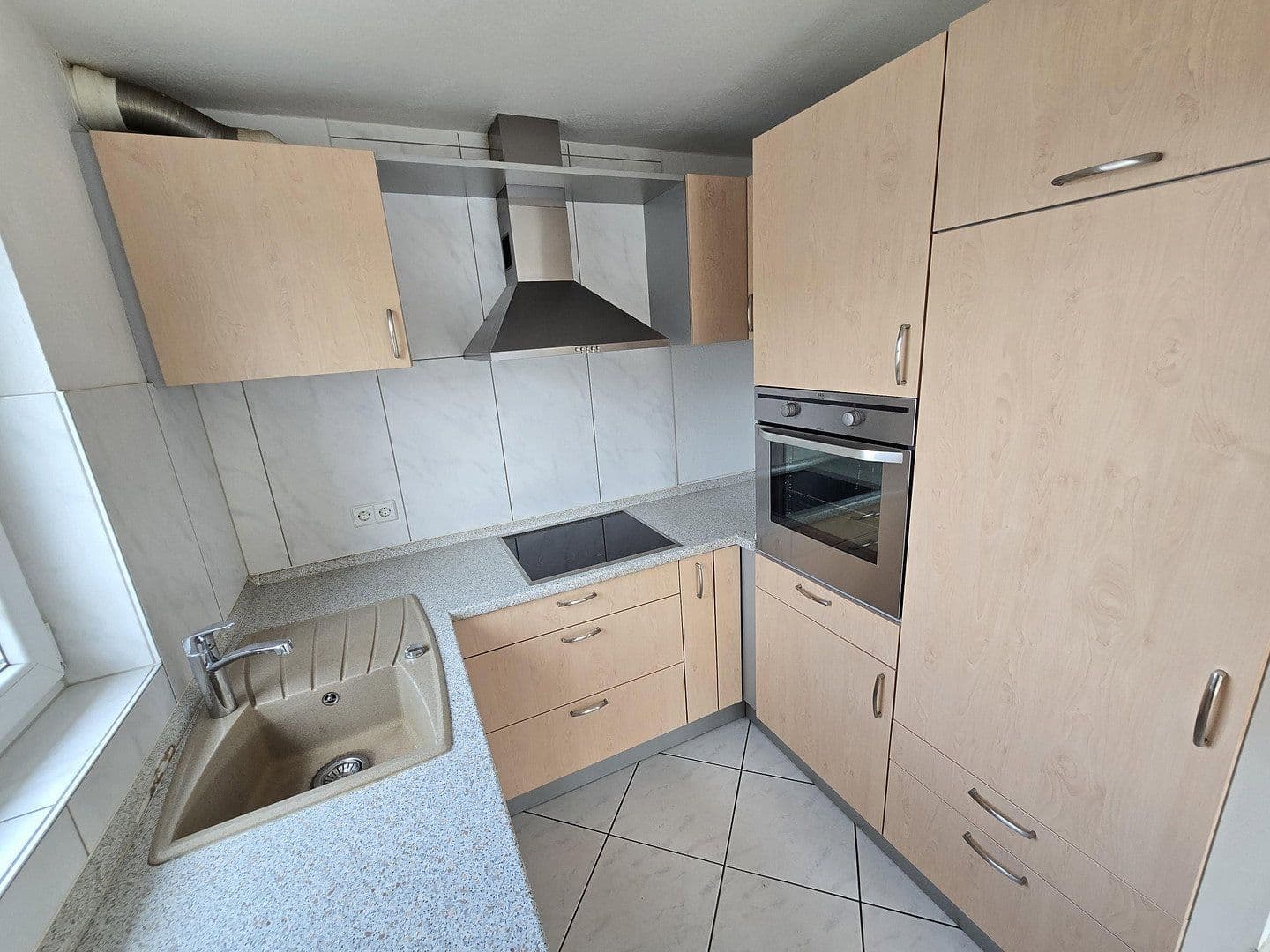 Prodej bytu 5+1 92 m², Schwarzwaldstr. 17, Filderstadt, Bádensko-Württembersko Prodej bytu 5+1 92 m², Schwarzwaldstr. 17, Filderstadt, Bádensko-Württembersko