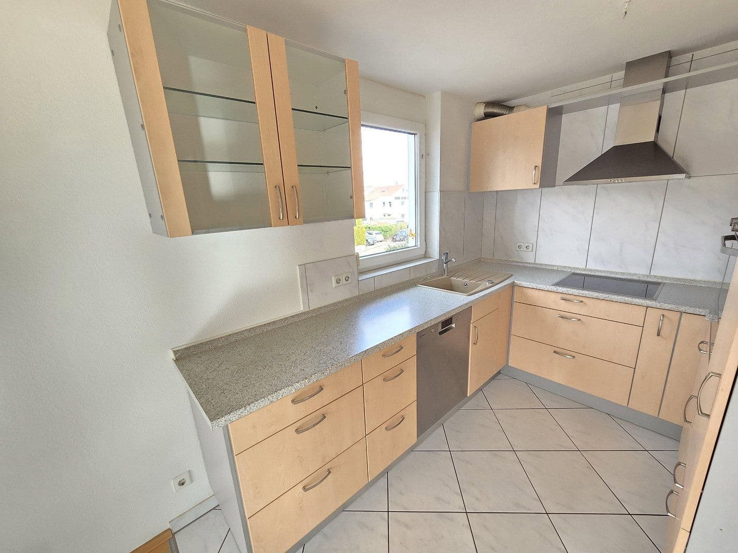 Prodej bytu 5+1 92 m², Schwarzwaldstr. 17, Filderstadt, Bádensko-Württembersko Prodej bytu 5+1 92 m², Schwarzwaldstr. 17, Filderstadt, Bádensko-Württembersko
