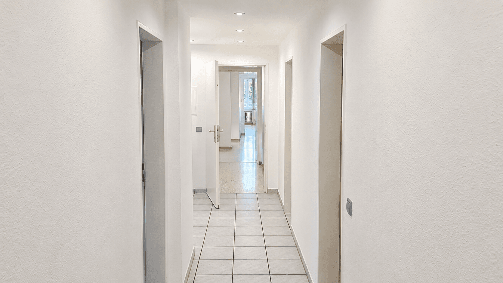 Pronájem bytu 3+1 92 m², Raiffeisenstraße 14-16, Remagen, Porýní-Falc Pronájem bytu 3+1 92 m², Raiffeisenstraße 14-16, Remagen, Porýní-Falc