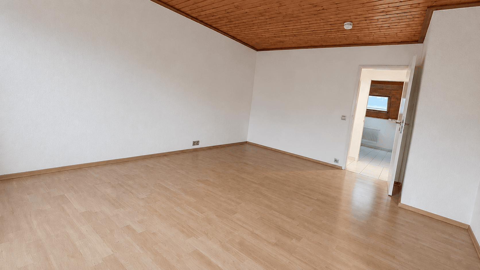 Pronájem bytu 3+1 92 m², Raiffeisenstraße 14-16, Remagen, Porýní-Falc Pronájem bytu 3+1 92 m², Raiffeisenstraße 14-16, Remagen, Porýní-Falc