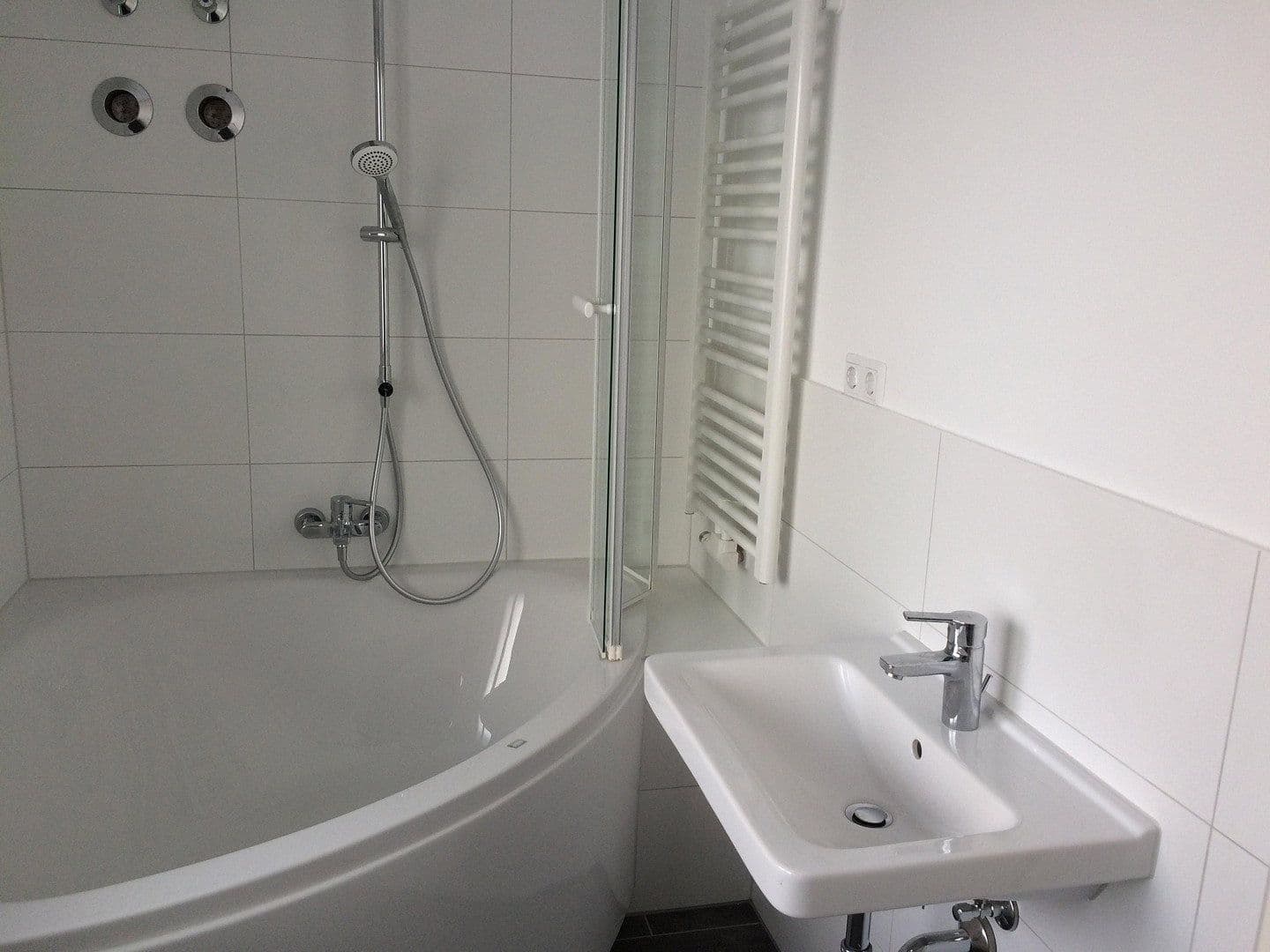 Prodej bytu 2+1 51 m², Gräfenbergerstrasse 14a, Uttenreuth, Bavorsko Prodej bytu 2+1 51 m², Gräfenbergerstrasse 14a, Uttenreuth, Bavorsko