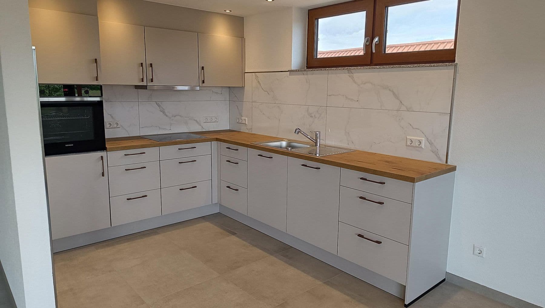 Pronájem bytu 3+1 108 m², Kehl, Bádensko-Württembersko Pronájem bytu 3+1 108 m², Kehl, Bádensko-Württembersko