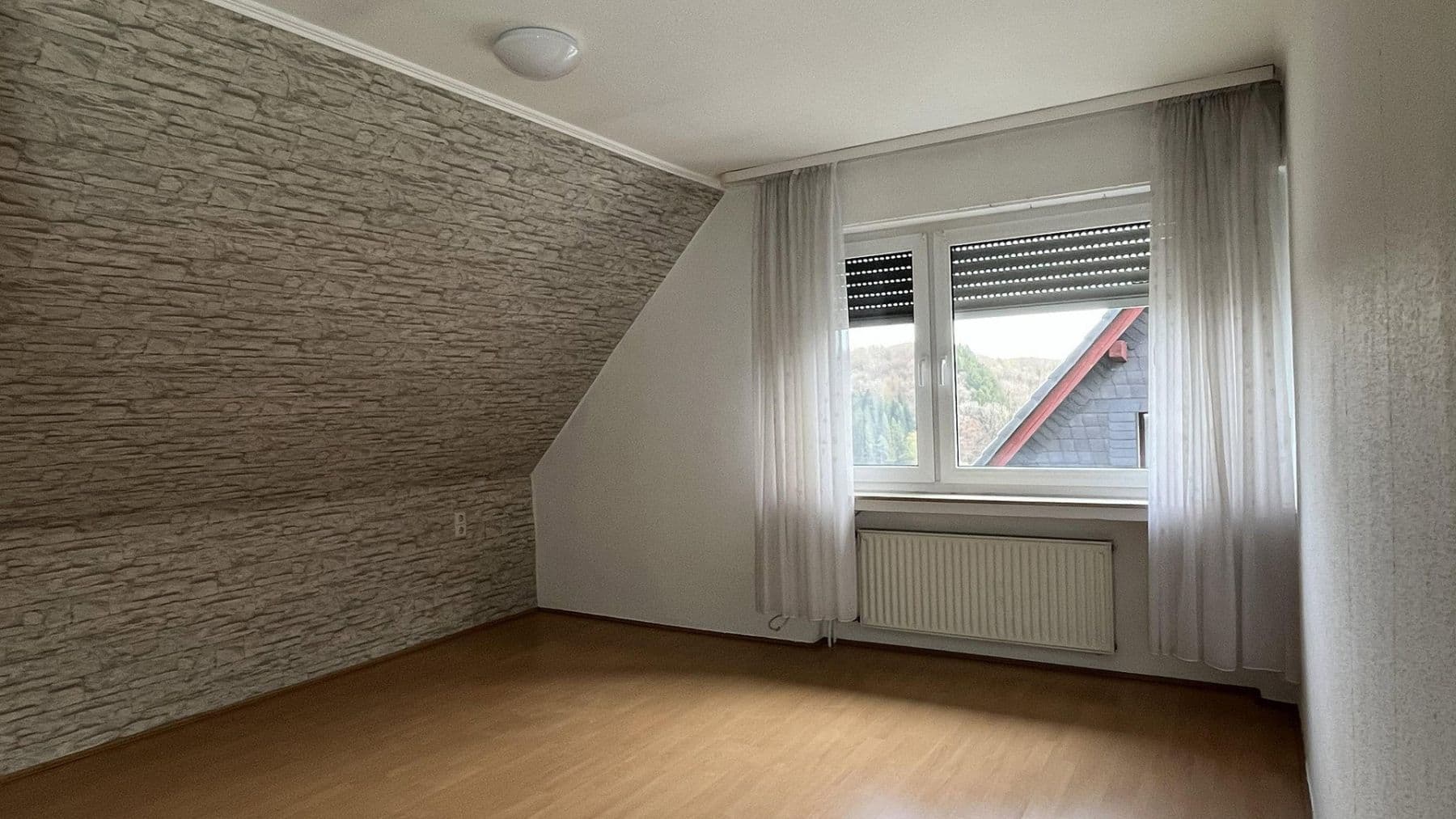 Pronájem bytu 4+1 90 m², Hochstraße 50, Gummersbach, Severní Porýní-Vestfálsko Pronájem bytu 4+1 90 m², Hochstraße 50, Gummersbach, Severní Porýní-Vestfálsko