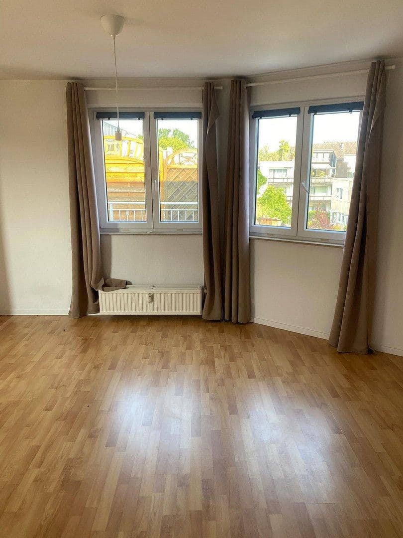 Prodej domu 189 m², pozemek 292 m², Bonn, Severní Porýní-Vestfálsko Prodej domu 189 m², pozemek 292 m², Bonn, Severní Porýní-Vestfálsko