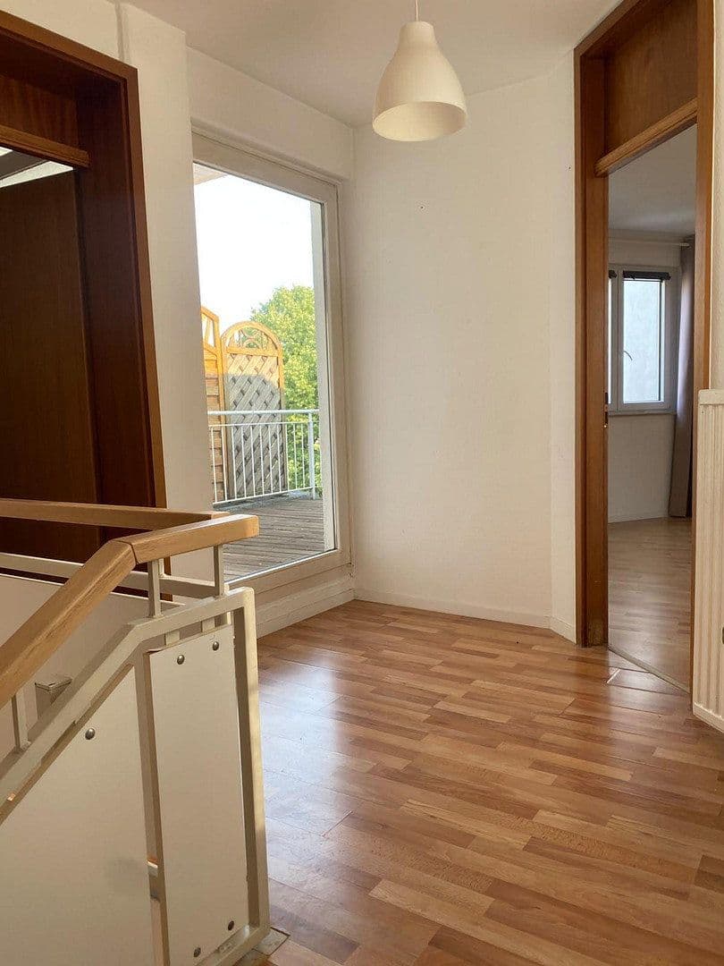 Prodej domu 189 m², pozemek 292 m², Bonn, Severní Porýní-Vestfálsko Prodej domu 189 m², pozemek 292 m², Bonn, Severní Porýní-Vestfálsko