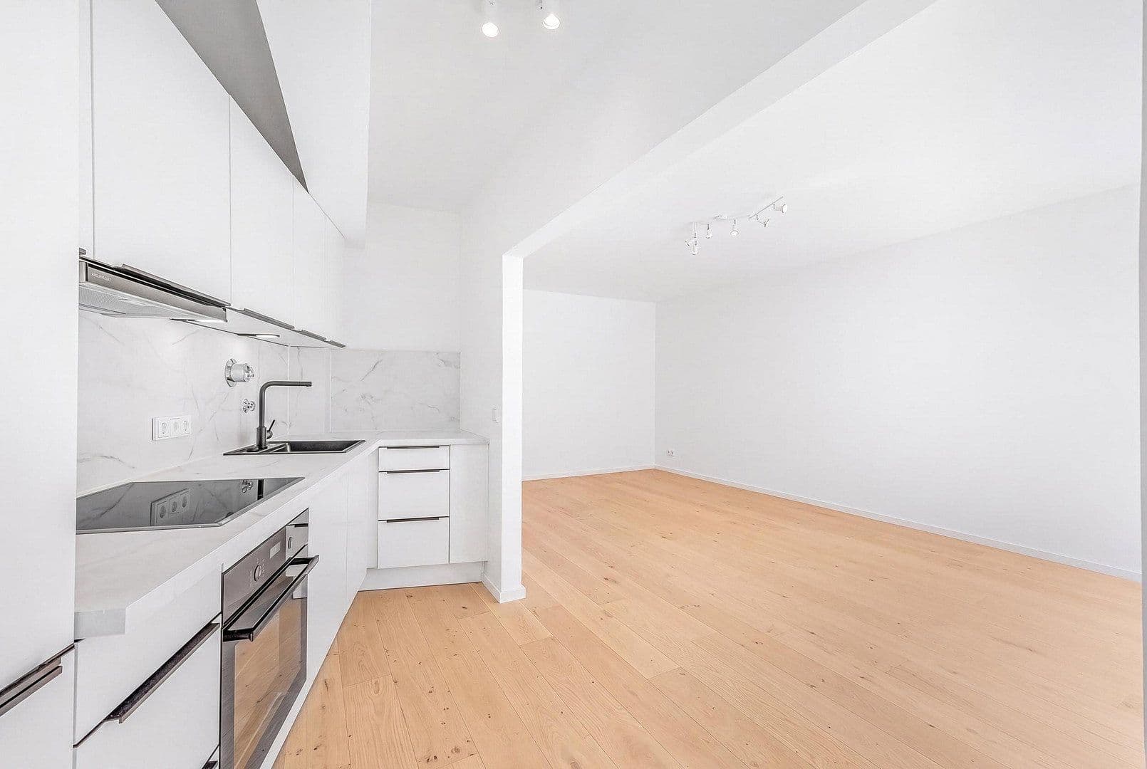 Prodej bytu 2+1 55 m², Falkenstrasse 44, München, Bavorsko Prodej bytu 2+1 55 m², Falkenstrasse 44, München, Bavorsko