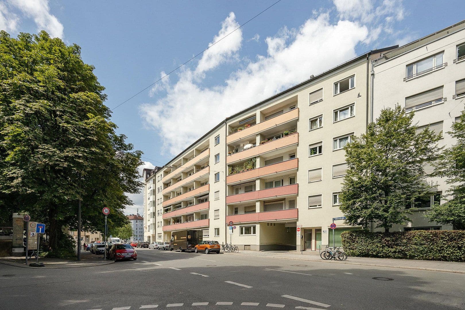 Prodej bytu 2+1 55 m², Falkenstrasse 44, München, Bavorsko Prodej bytu 2+1 55 m², Falkenstrasse 44, München, Bavorsko