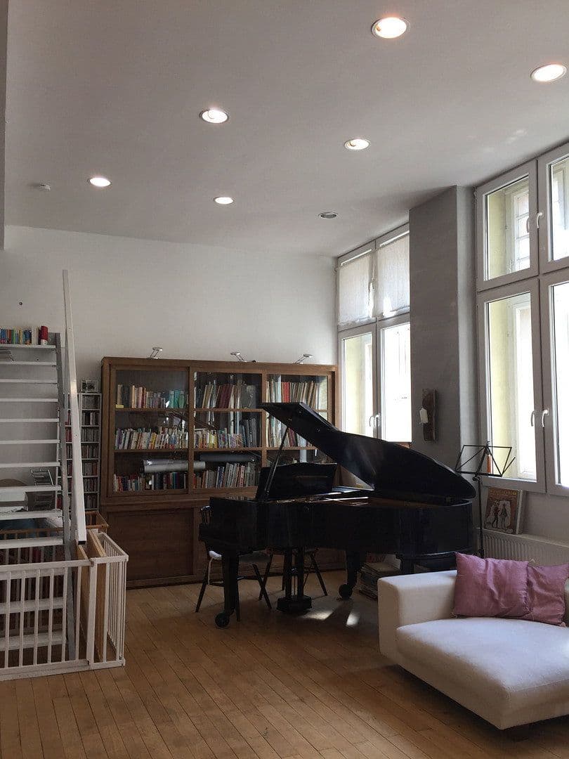 Pronájem bytu 2+1 145 m², Karlsruhe, Bádensko-Württembersko Pronájem bytu 2+1 145 m², Karlsruhe, Bádensko-Württembersko