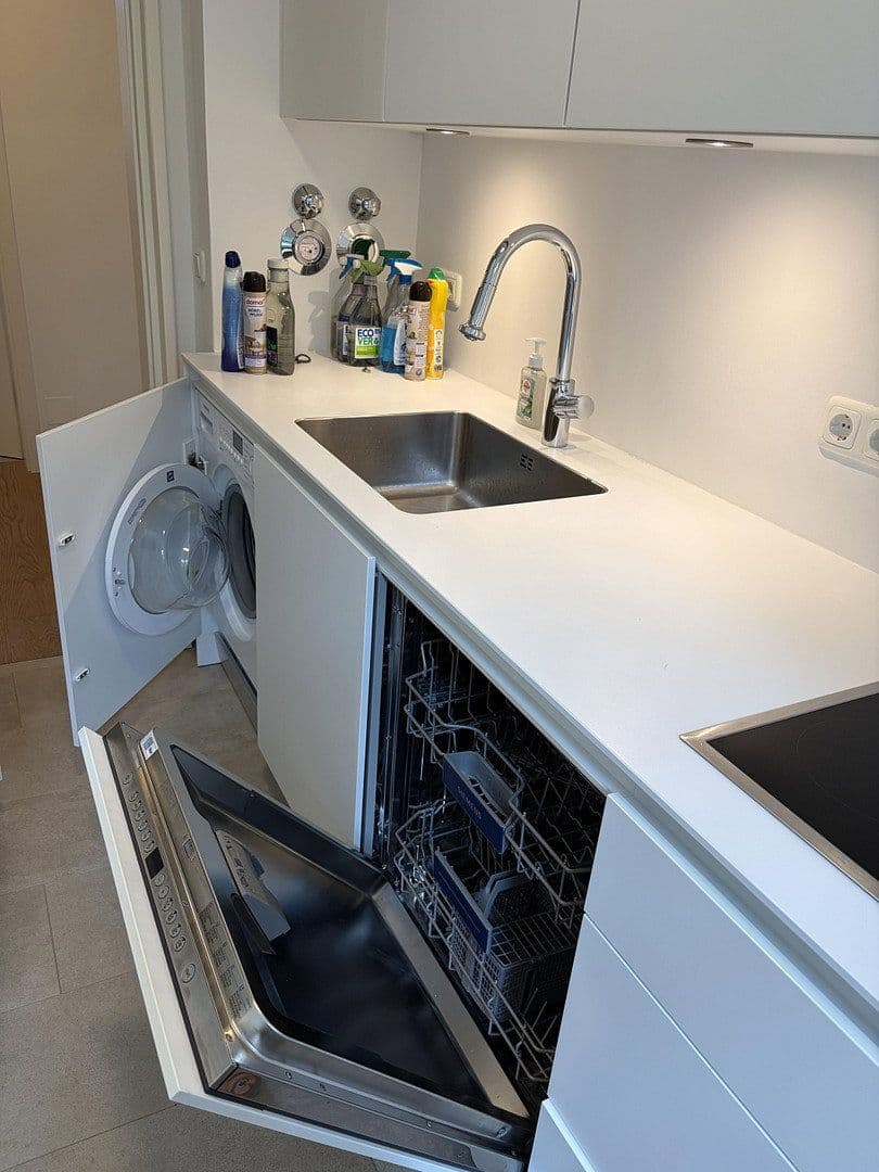Pronájem bytu 2+1 66 m², Mauerkircherstraße 85, München, Bavorsko Pronájem bytu 2+1 66 m², Mauerkircherstraße 85, München, Bavorsko
