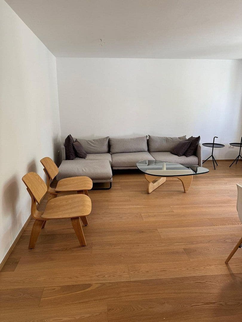 Pronájem bytu 2+1 66 m², Mauerkircherstraße 85, München, Bavorsko Pronájem bytu 2+1 66 m², Mauerkircherstraße 85, München, Bavorsko