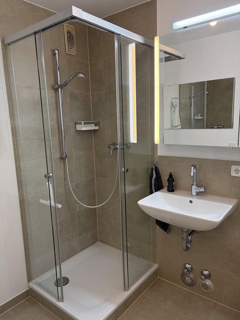 Pronájem bytu 2+1 66 m², Mauerkircherstraße 85, München, Bavorsko Pronájem bytu 2+1 66 m², Mauerkircherstraße 85, München, Bavorsko
