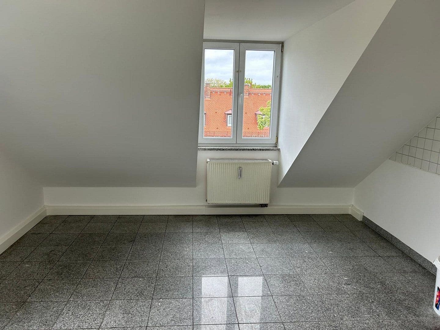 Pronájem bytu 3+1 86 m², Einhornalle 41, München, Bavorsko Pronájem bytu 3+1 86 m², Einhornalle 41, München, Bavorsko