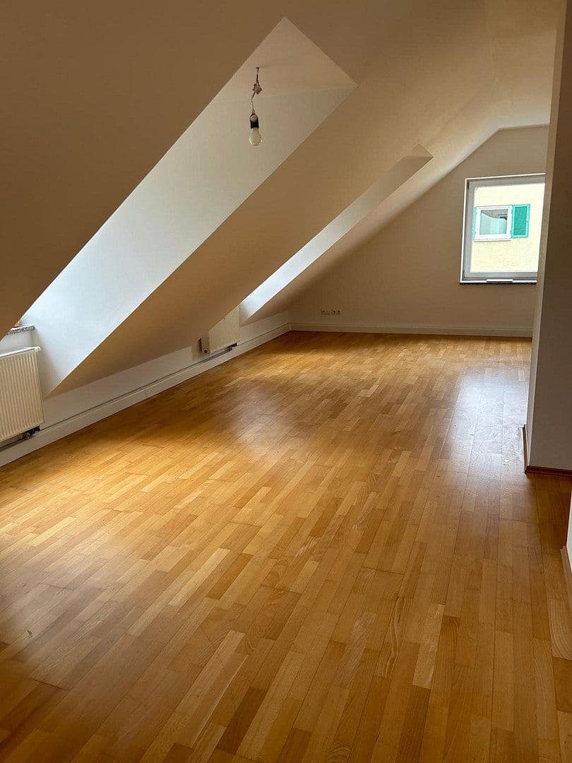 Pronájem bytu 3+1 86 m², Einhornalle 41, München, Bavorsko Pronájem bytu 3+1 86 m², Einhornalle 41, München, Bavorsko