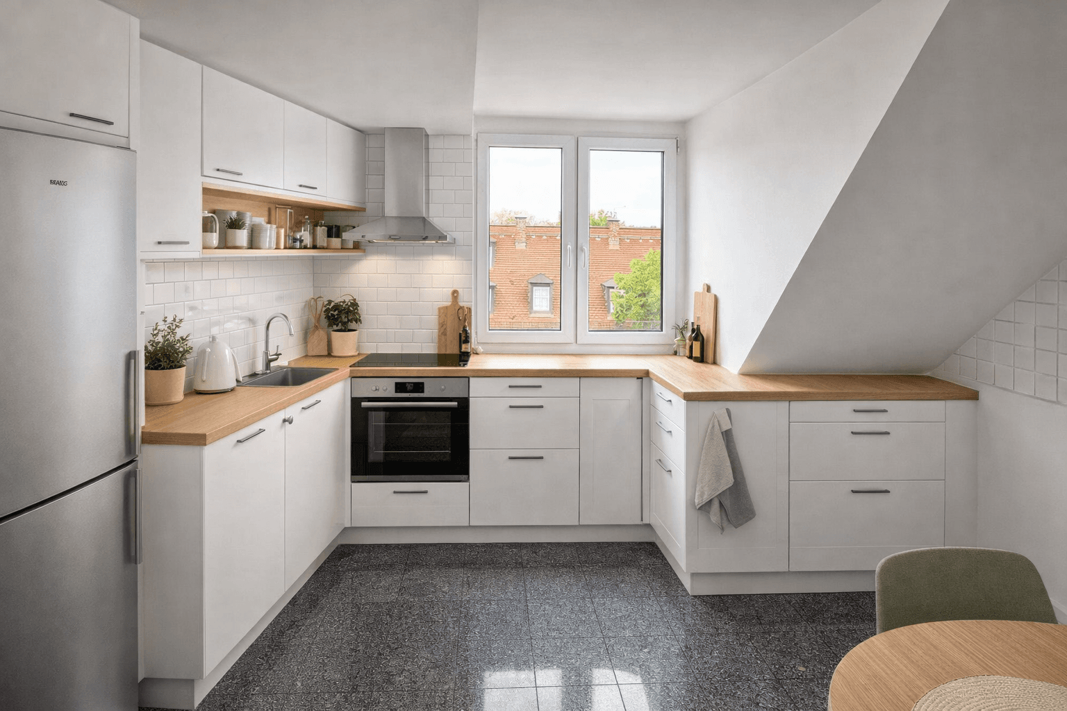 Pronájem bytu 3+1 86 m², Einhornalle 41, München, Bavorsko Pronájem bytu 3+1 86 m², Einhornalle 41, München, Bavorsko