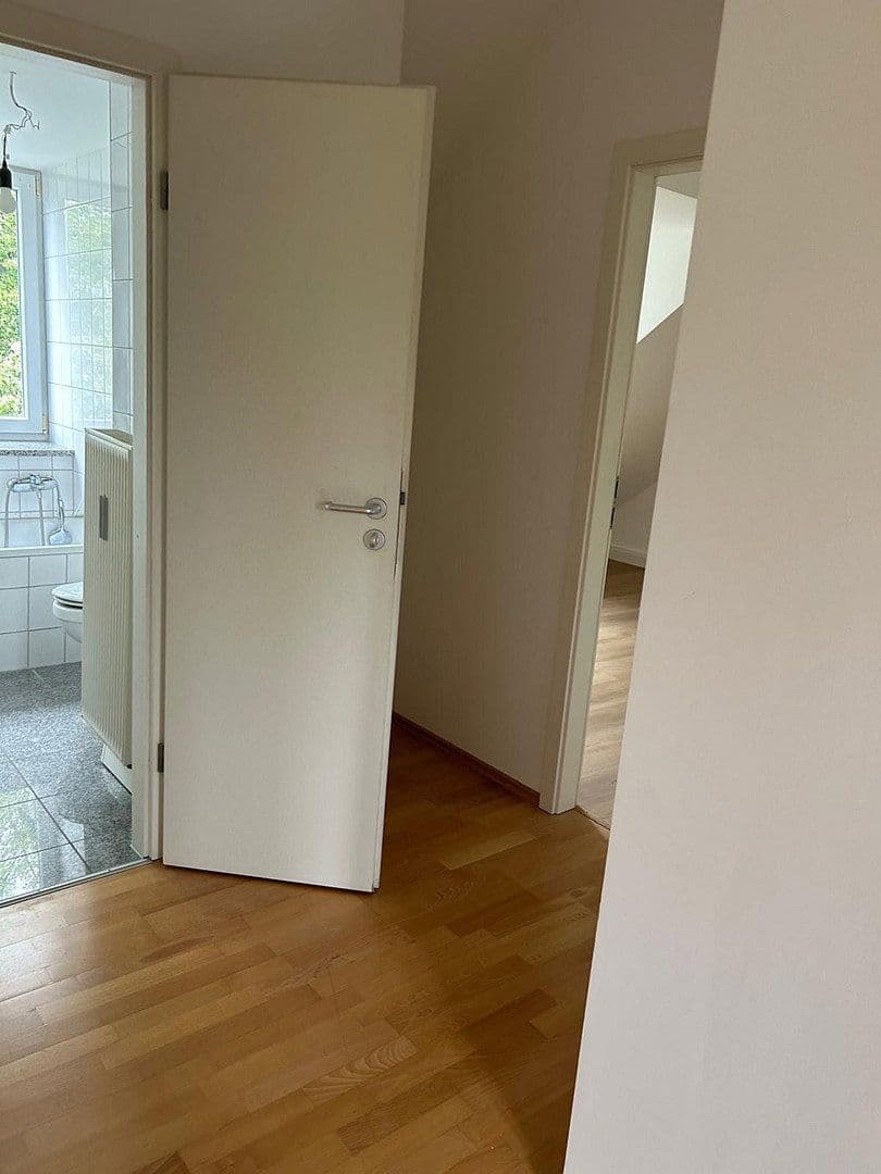 Pronájem bytu 3+1 86 m², Einhornalle 41, München, Bavorsko Pronájem bytu 3+1 86 m², Einhornalle 41, München, Bavorsko