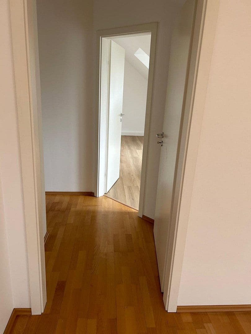 Pronájem bytu 3+1 86 m², Einhornalle 41, München, Bavorsko Pronájem bytu 3+1 86 m², Einhornalle 41, München, Bavorsko
