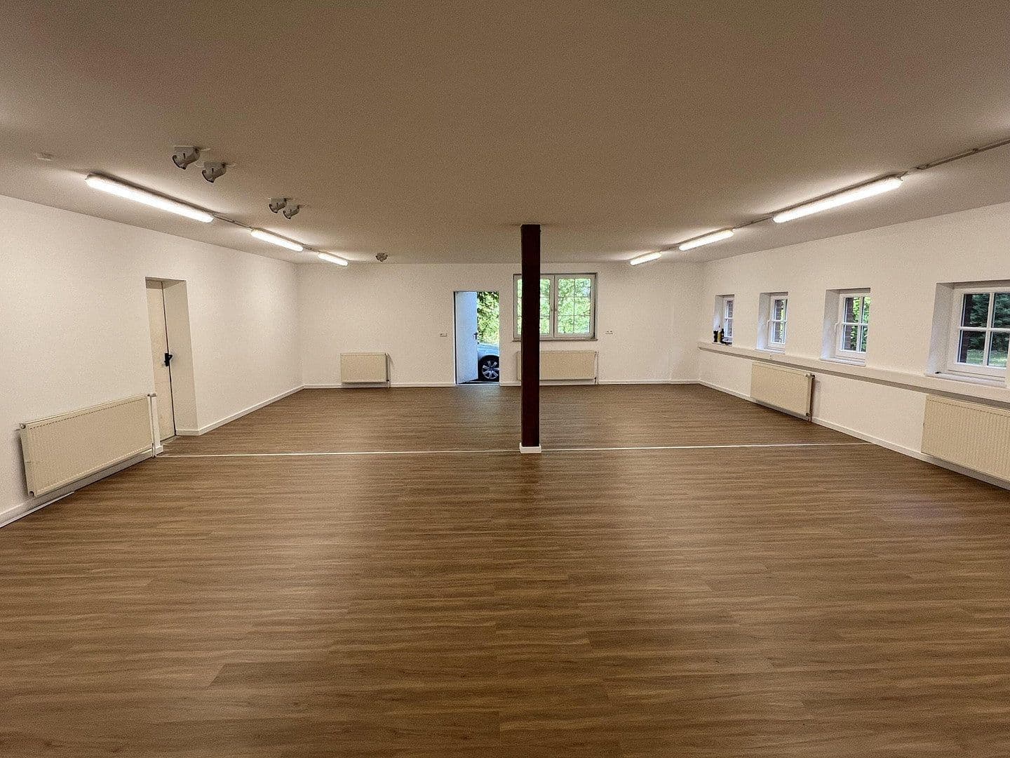 Pronájem kanceláře 100 m², Badbergen, Dolní Sasko Pronájem kanceláře 100 m², Badbergen, Dolní Sasko