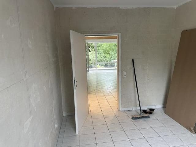 Pronájem bytu 3+1 80 m², Scharrenbroicher Straße 55c, Rösrath, Severní Porýní-Vestfálsko Pronájem bytu 3+1 80 m², Scharrenbroicher Straße 55c, Rösrath, Severní Porýní-Vestfálsko