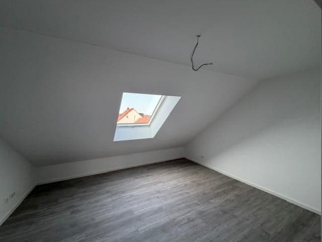 Pronájem domu 141 m², pozemek 194 m², Rodenbach, Hessen Pronájem domu 141 m², pozemek 194 m², Rodenbach, Hessen
