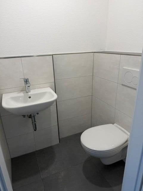 Pronájem domu 141 m², pozemek 194 m², Rodenbach, Hessen Pronájem domu 141 m², pozemek 194 m², Rodenbach, Hessen