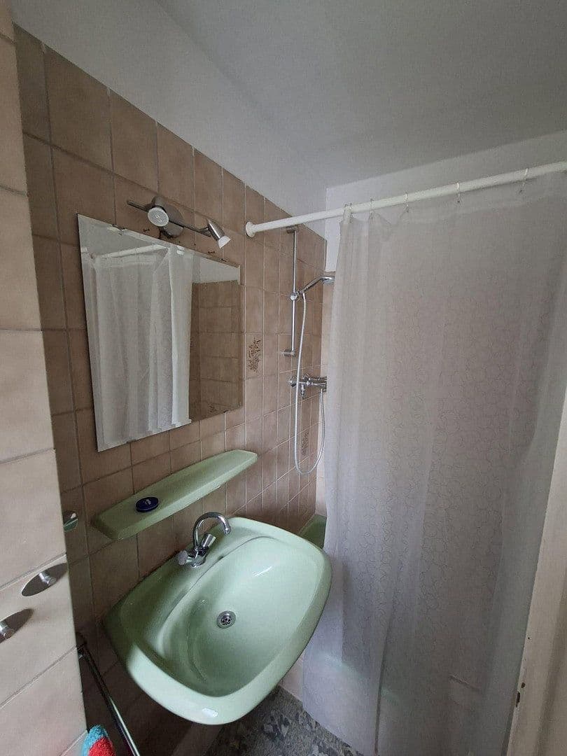 Pronájem bytu 1+1 21 m², Lindenstr 37a, Gladbeck, Severní Porýní-Vestfálsko Pronájem bytu 1+1 21 m², Lindenstr 37a, Gladbeck, Severní Porýní-Vestfálsko