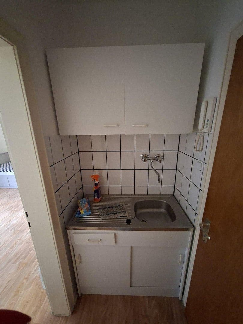 Pronájem bytu 1+1 21 m², Lindenstr 37a, Gladbeck, Severní Porýní-Vestfálsko Pronájem bytu 1+1 21 m², Lindenstr 37a, Gladbeck, Severní Porýní-Vestfálsko