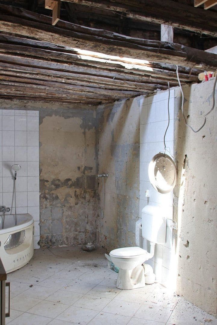 Prodej domu 130 m², pozemek 276 m², Hauptstr. 37, Wachenheim, Porýní-Falc Prodej domu 130 m², pozemek 276 m², Hauptstr. 37, Wachenheim, Porýní-Falc