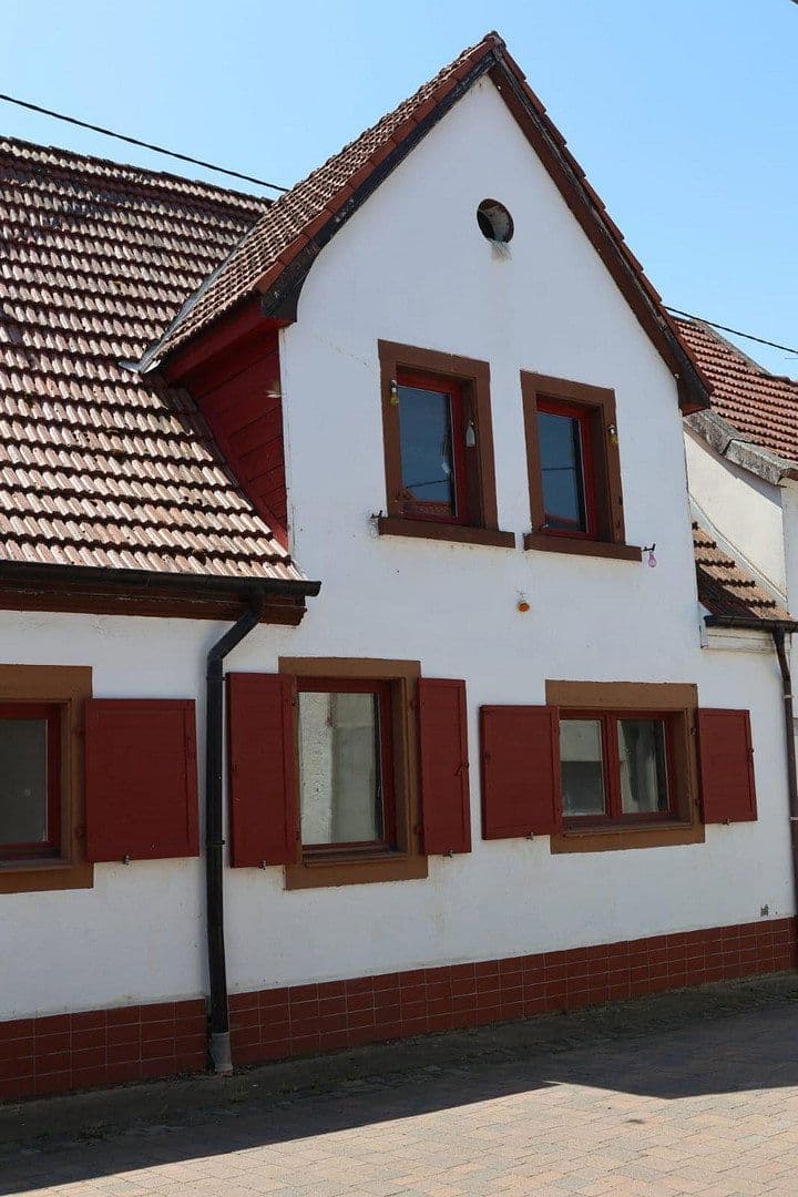Prodej domu 130 m², pozemek 276 m², Hauptstr. 37, Wachenheim, Porýní-Falc Prodej domu 130 m², pozemek 276 m², Hauptstr. 37, Wachenheim, Porýní-Falc