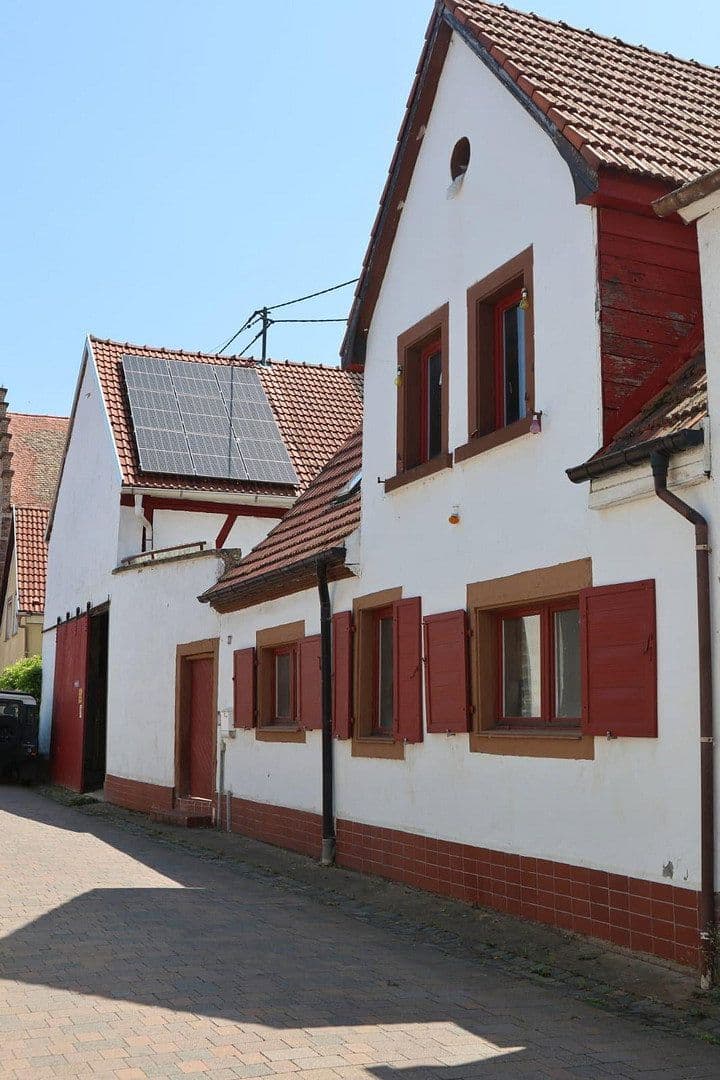 Prodej domu 130 m², pozemek 276 m², Hauptstr. 37, Wachenheim, Porýní-Falc Prodej domu 130 m², pozemek 276 m², Hauptstr. 37, Wachenheim, Porýní-Falc
