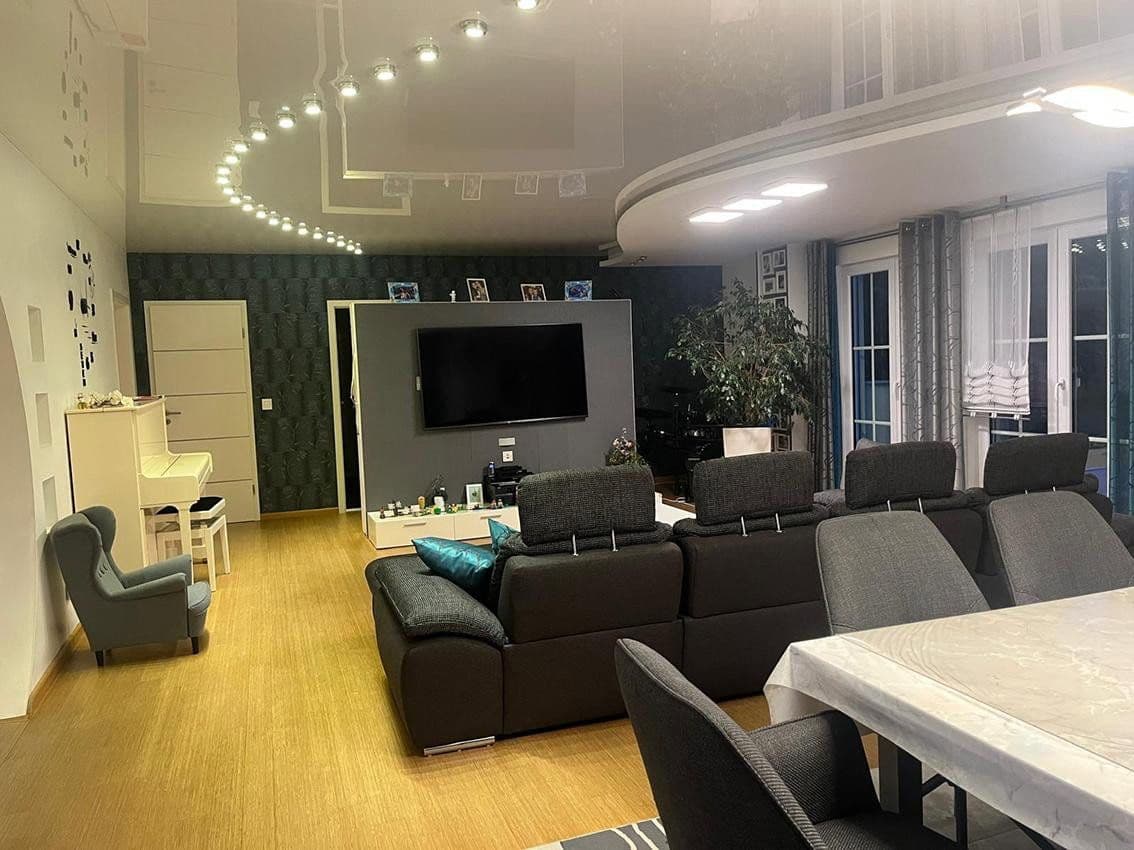 Prodej domu 200 m², pozemek 731 m², Karlsruhe, Bádensko-Württembersko Prodej domu 200 m², pozemek 731 m², Karlsruhe, Bádensko-Württembersko