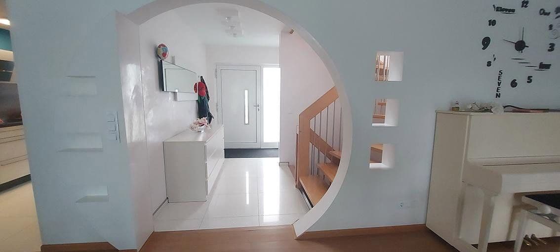 Prodej domu 200 m², pozemek 731 m², Karlsruhe, Bádensko-Württembersko Prodej domu 200 m², pozemek 731 m², Karlsruhe, Bádensko-Württembersko