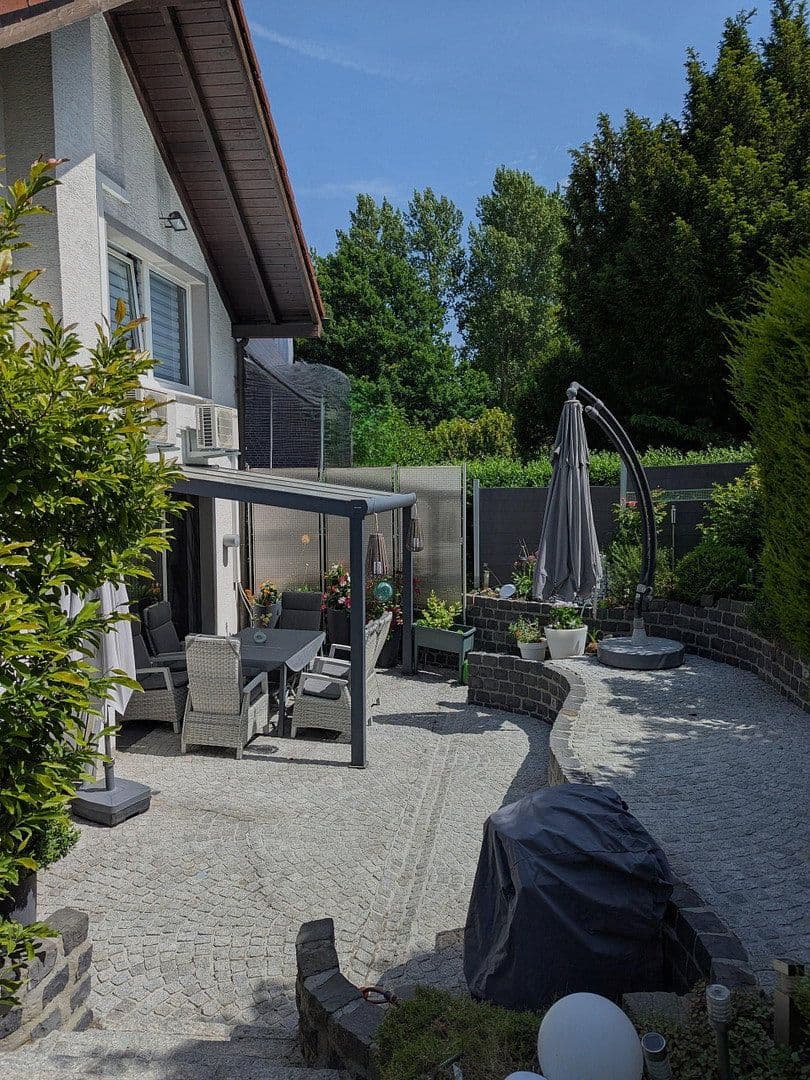 Prodej domu 134 m², pozemek 313 m², Bochum, Severní Porýní-Vestfálsko Prodej domu 134 m², pozemek 313 m², Bochum, Severní Porýní-Vestfálsko