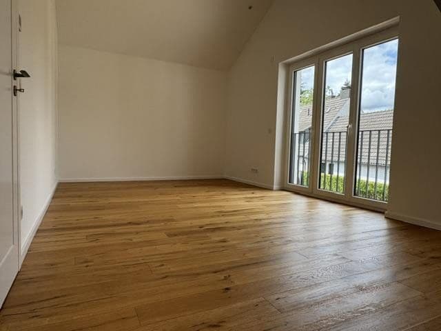 Prodej domu 100 m², pozemek 195 m², Düsseldorf, Severní Porýní-Vestfálsko Prodej domu 100 m², pozemek 195 m², Düsseldorf, Severní Porýní-Vestfálsko