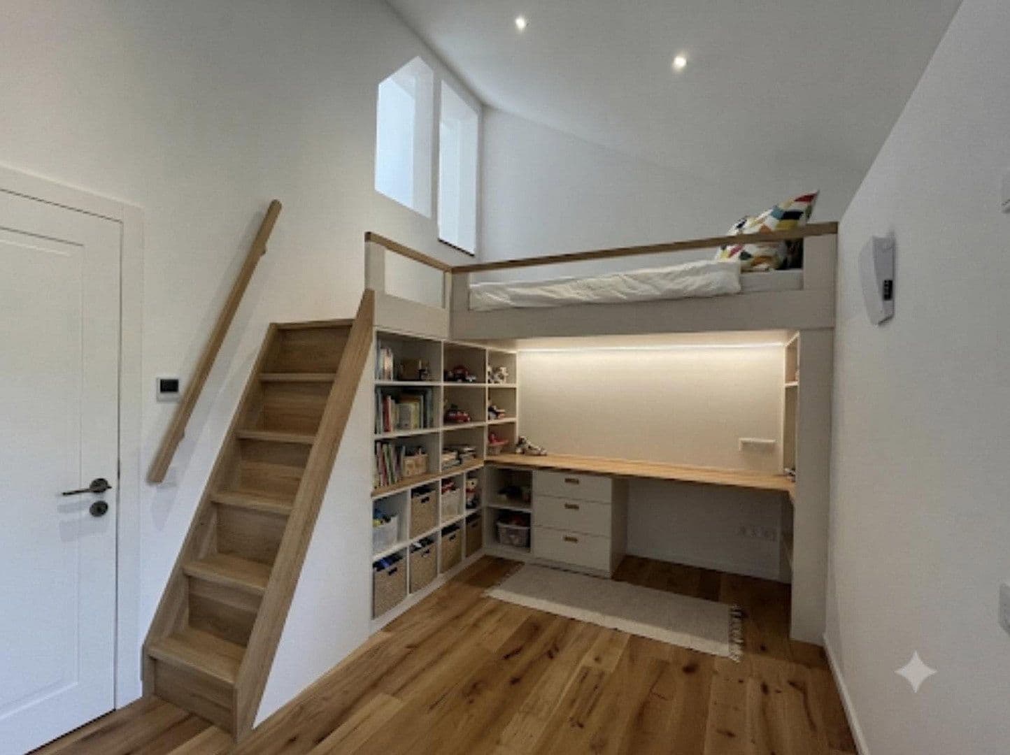 Prodej domu 100 m², pozemek 195 m², Düsseldorf, Severní Porýní-Vestfálsko Prodej domu 100 m², pozemek 195 m², Düsseldorf, Severní Porýní-Vestfálsko