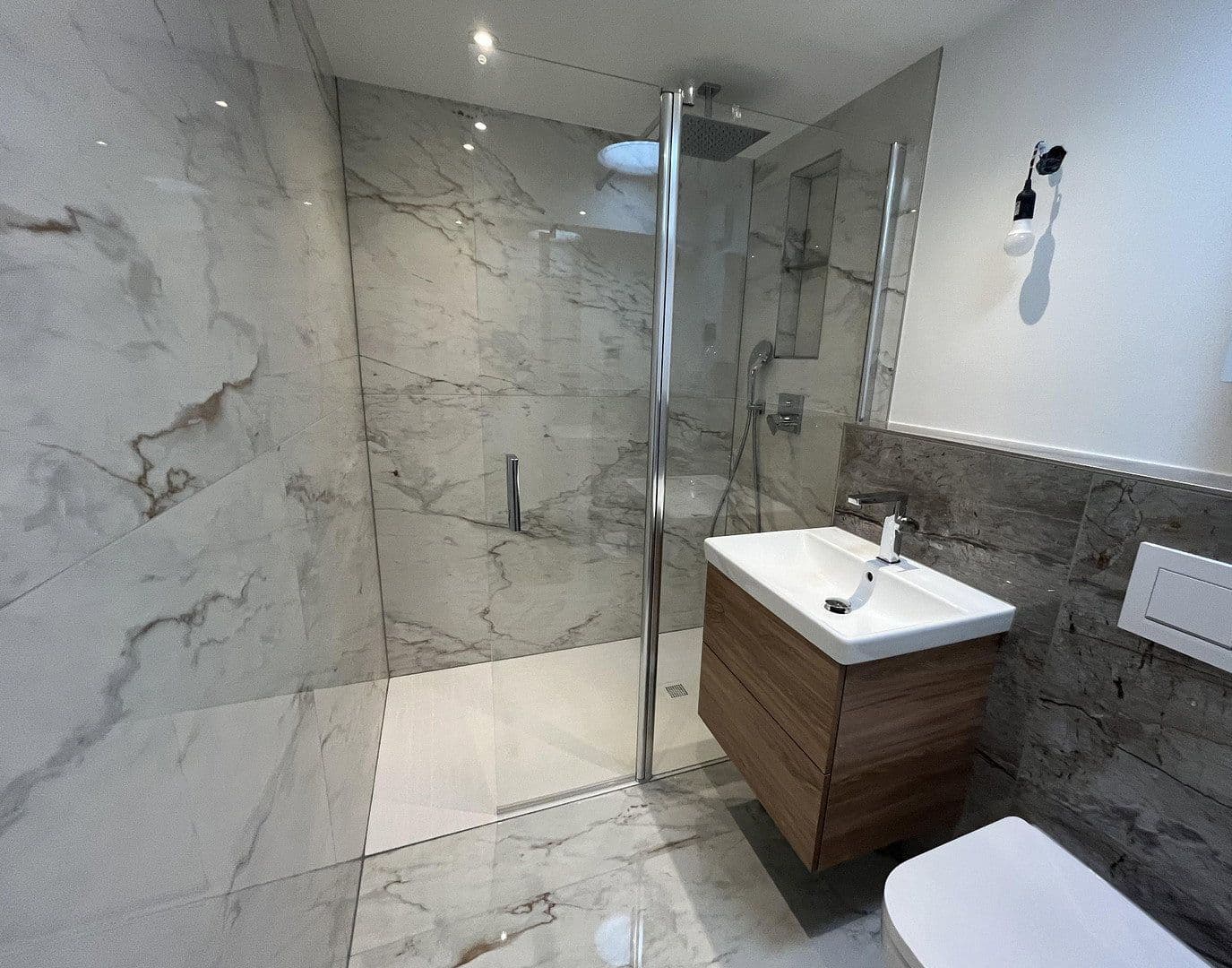 Prodej domu 100 m², pozemek 195 m², Düsseldorf, Severní Porýní-Vestfálsko Prodej domu 100 m², pozemek 195 m², Düsseldorf, Severní Porýní-Vestfálsko