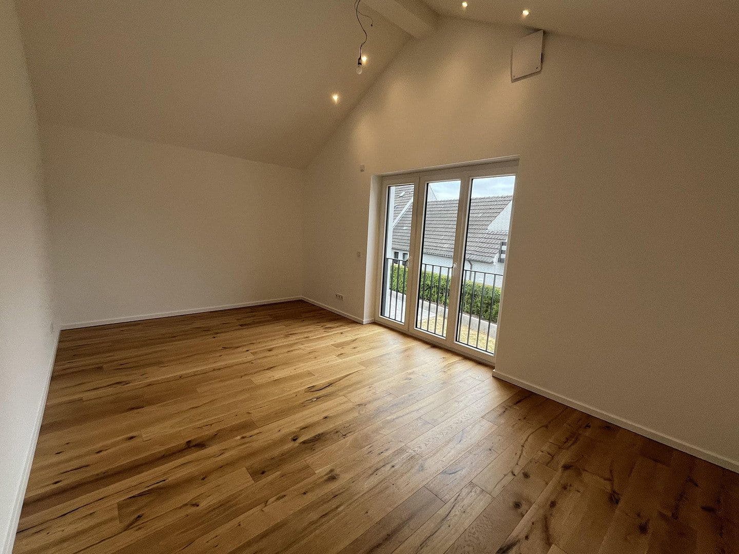 Prodej domu 100 m², pozemek 195 m², Düsseldorf, Severní Porýní-Vestfálsko Prodej domu 100 m², pozemek 195 m², Düsseldorf, Severní Porýní-Vestfálsko