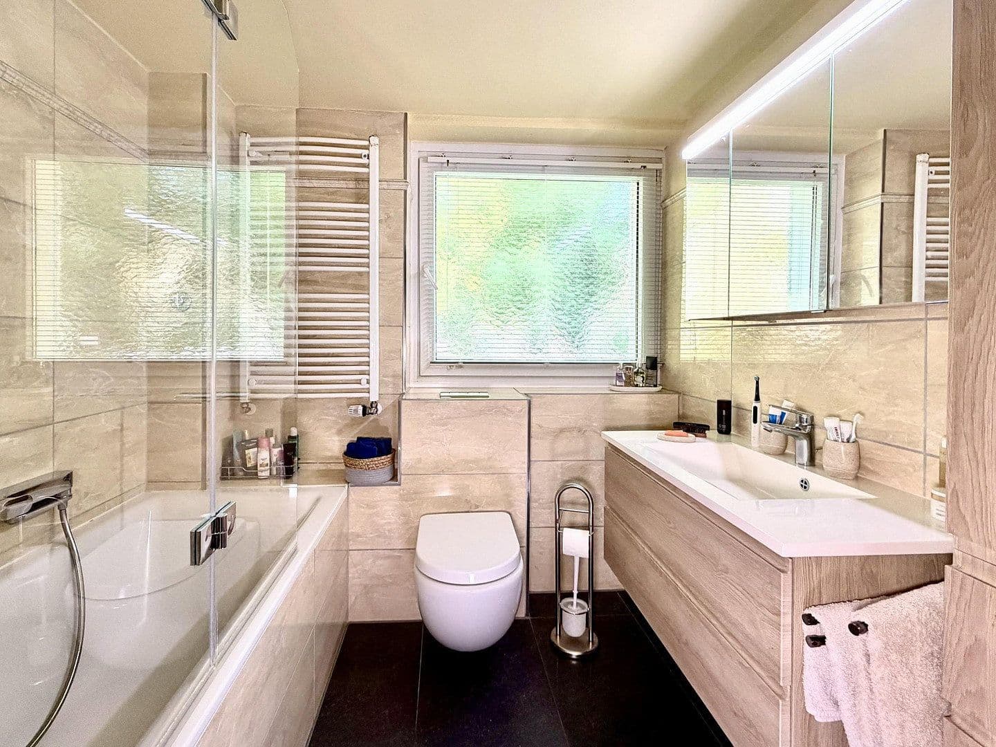 Prodej bytu 3+1 74 m², Hülsmeyerstraße 4, Düsseldorf, Severní Porýní-Vestfálsko Prodej bytu 3+1 74 m², Hülsmeyerstraße 4, Düsseldorf, Severní Porýní-Vestfálsko