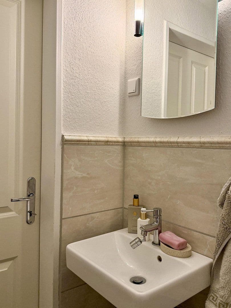 Prodej bytu 3+1 74 m², Hülsmeyerstraße 4, Düsseldorf, Severní Porýní-Vestfálsko Prodej bytu 3+1 74 m², Hülsmeyerstraße 4, Düsseldorf, Severní Porýní-Vestfálsko